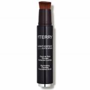 Base de maquillaje con brocha Light-Expert Click de By Terry - 19,5 ml...